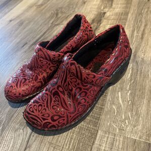 BOC Women’s Born Concept Red Tooled Clog Slip On Professional Shoes Sz. 6.5m